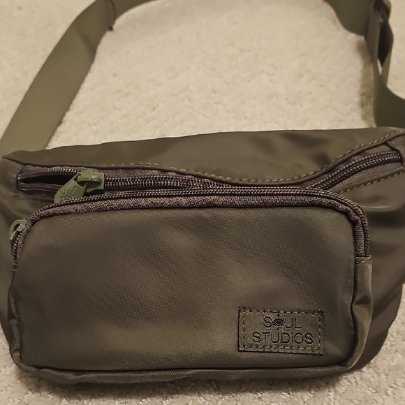 Women's Crossbody Bag - Picture 3 of 5